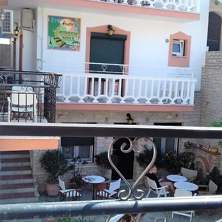 Hill & Apartment Kokkari